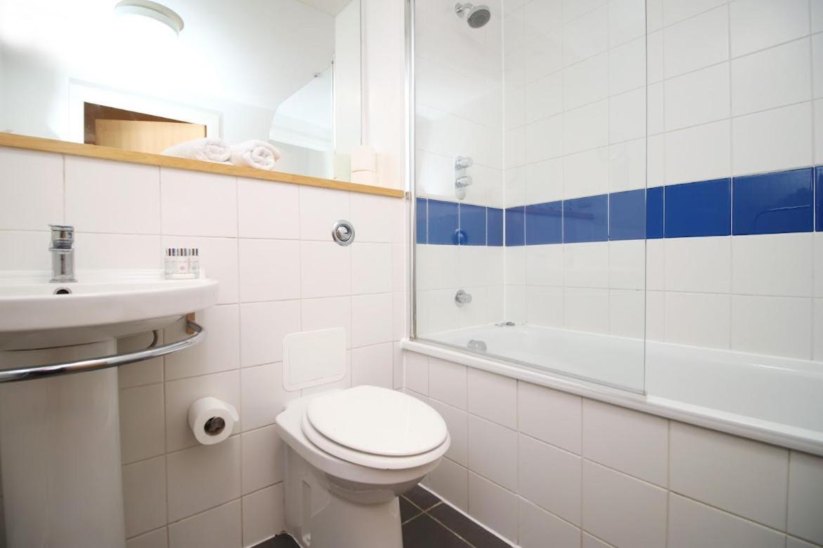 Апартаменты Bright 1bedroom Apartment, Location With Balcony *